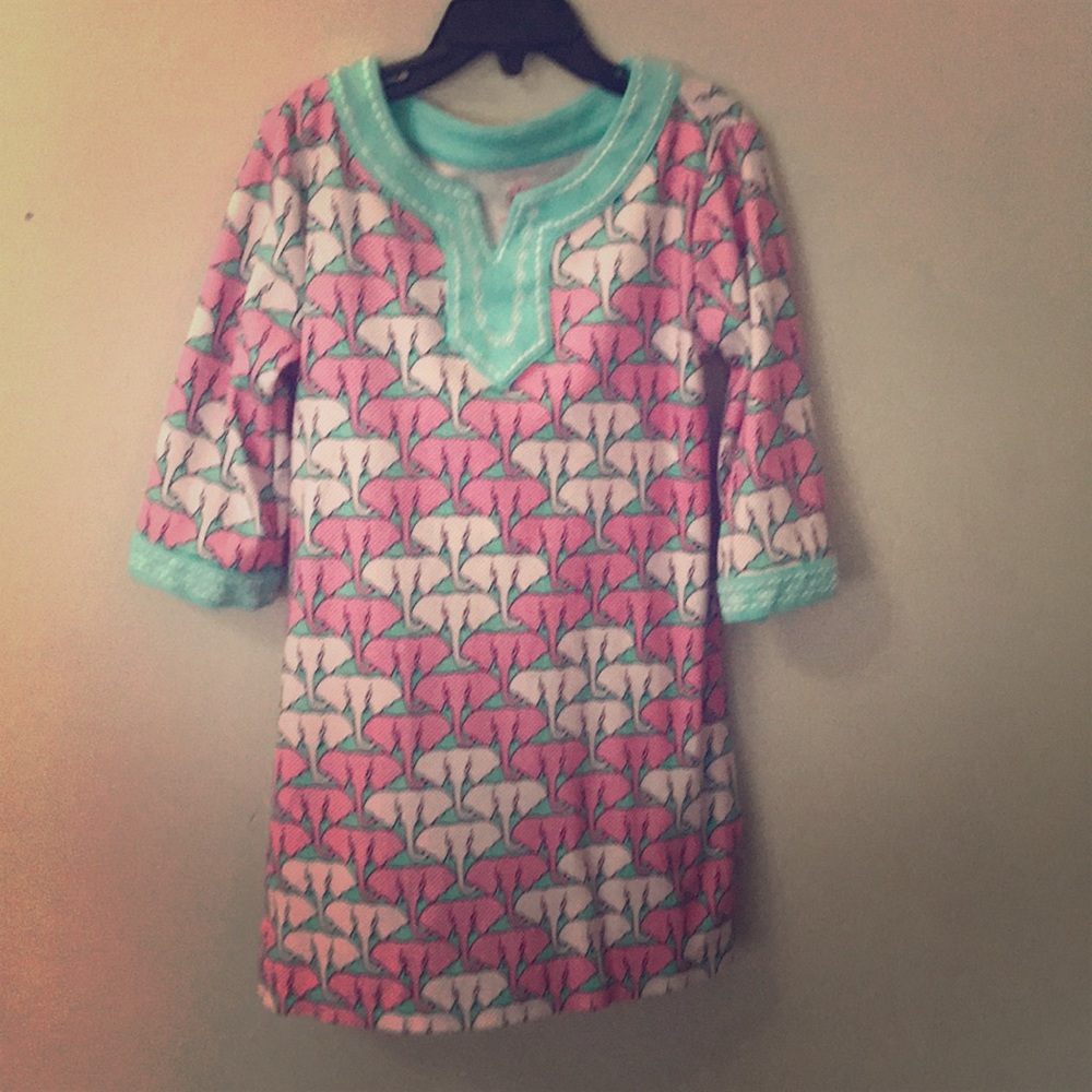 Girls dress size small.